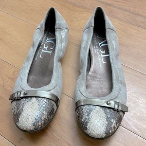 AGL cap toe ballet flats - gray suede with snake toe. - 37